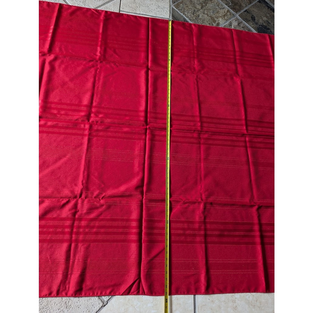 Vintage Red holiday rectangle tablecloth Polyblend 60x80 Reverisble