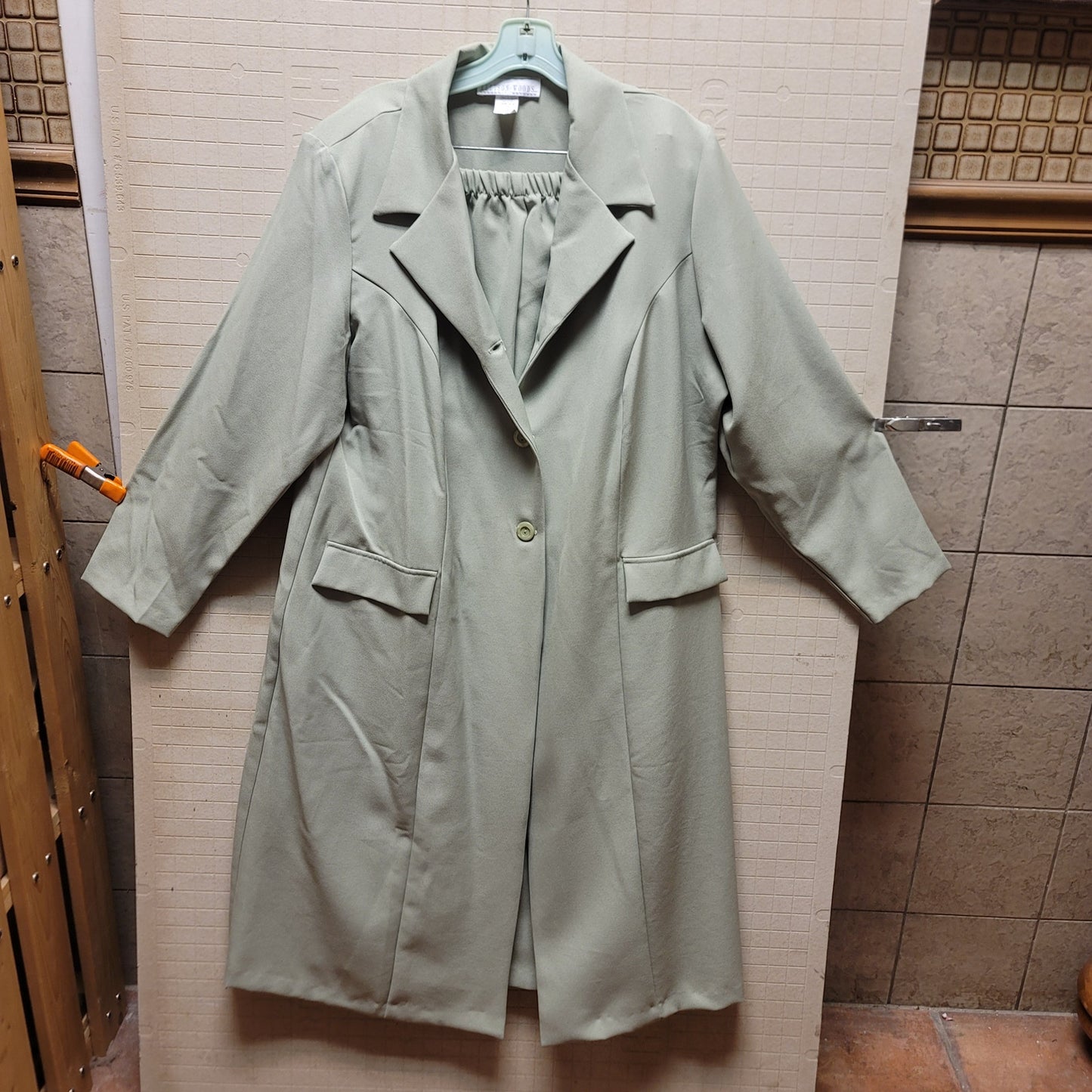 Vintage Allison Woods Size 22W Green 2pc suit Jacket Pants shoulder pads elastic