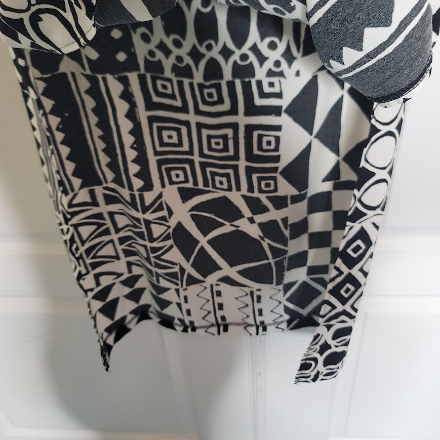 Versailles New York Black White Geometric Long tunic Side Slit Sleeveless Large