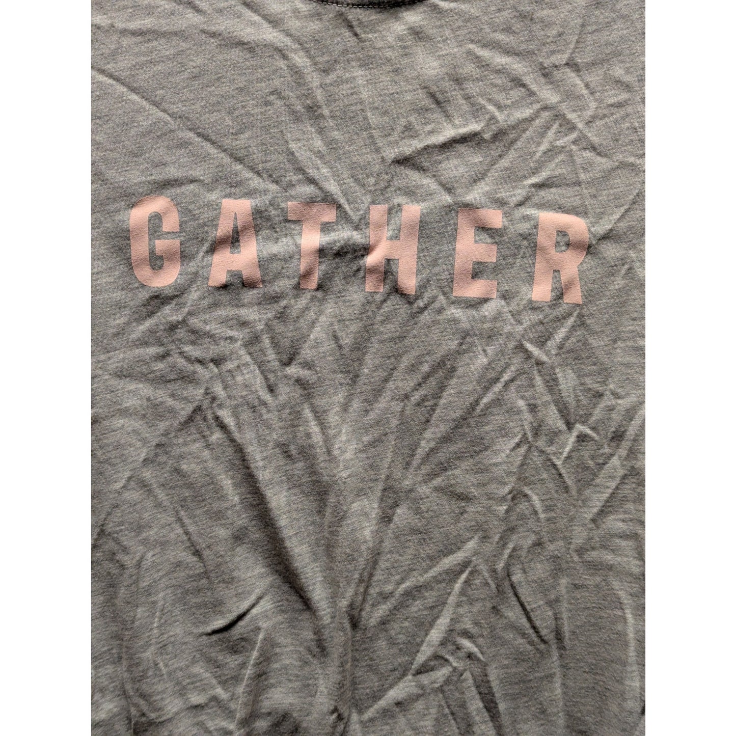 1901 NWT Gray Gather Graphic T-Shirt Small Casual Wear Short Sleeve Crew Neck