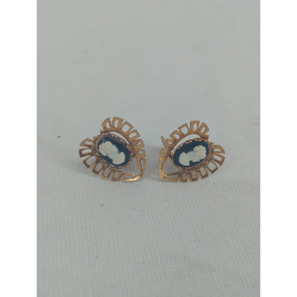 Vintage Black and White Cameo Heart Clip-On Earrings Filigree Gold-Tone