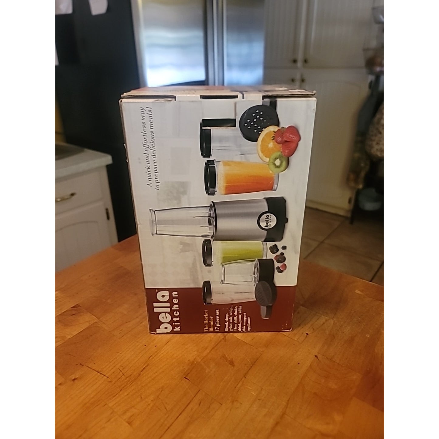 Bella Kitchen The Rocket 17-Piece Set Blender Chop Mix Whip Smoothies Shakes