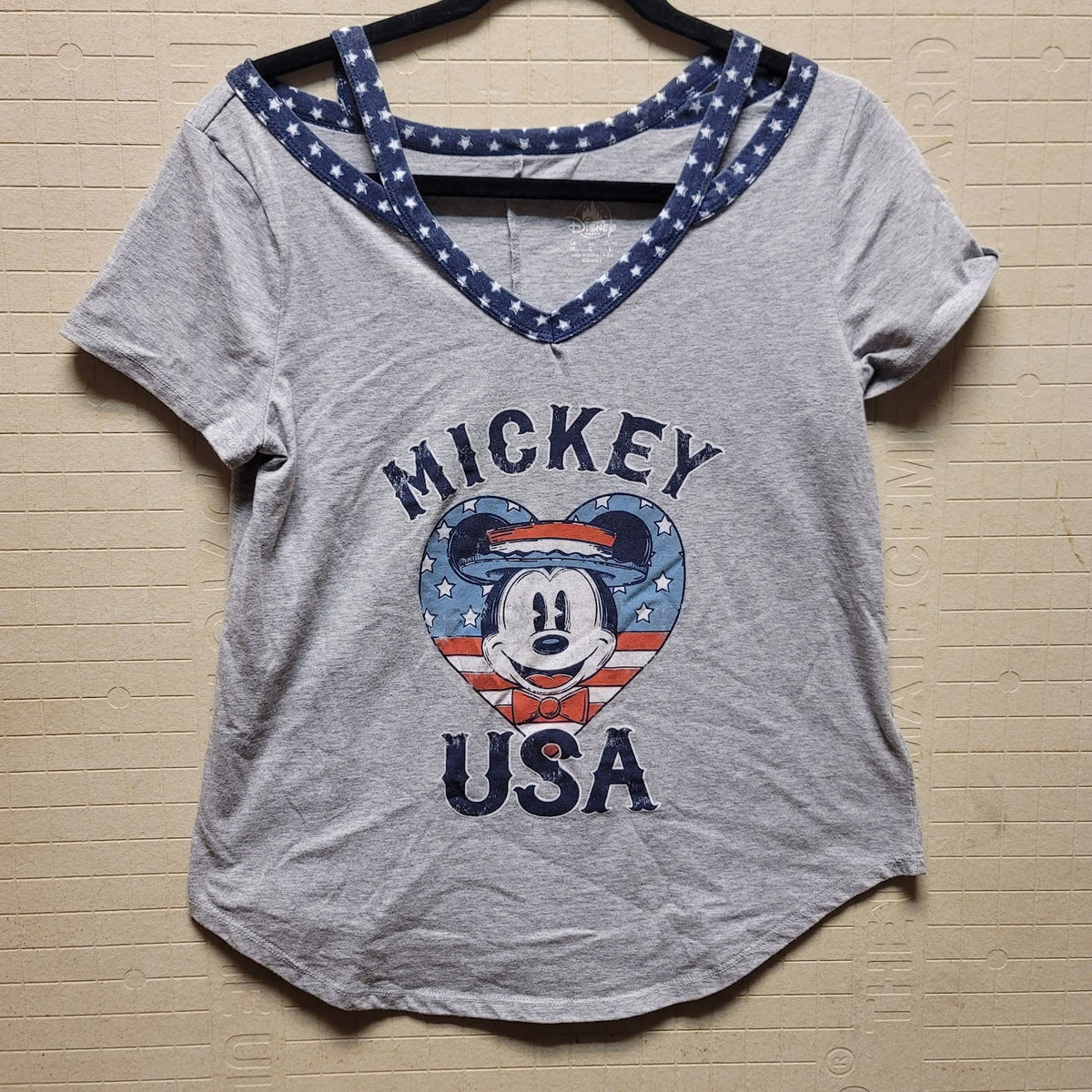 Disney Parks Size Medium Gray Blue White Short Sleeve Cotton