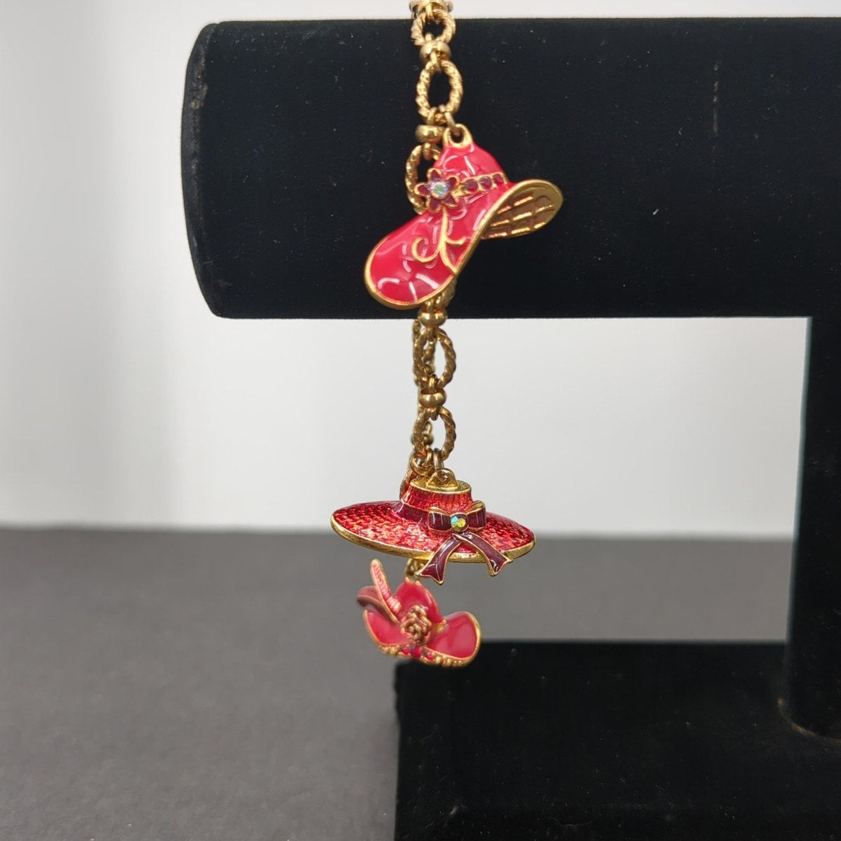 Vintage Avon Red Hat Red Shoes Purses 9 Charm Fashion BRACELET