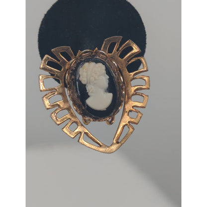 Vintage Black and White Cameo Heart Clip-On Earrings Filigree Gold-Tone