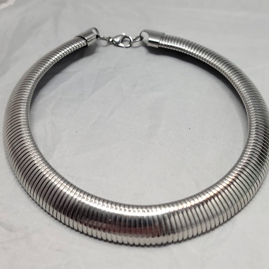 Silver Tone Textured Collar Necklace Choker Statement 1980's