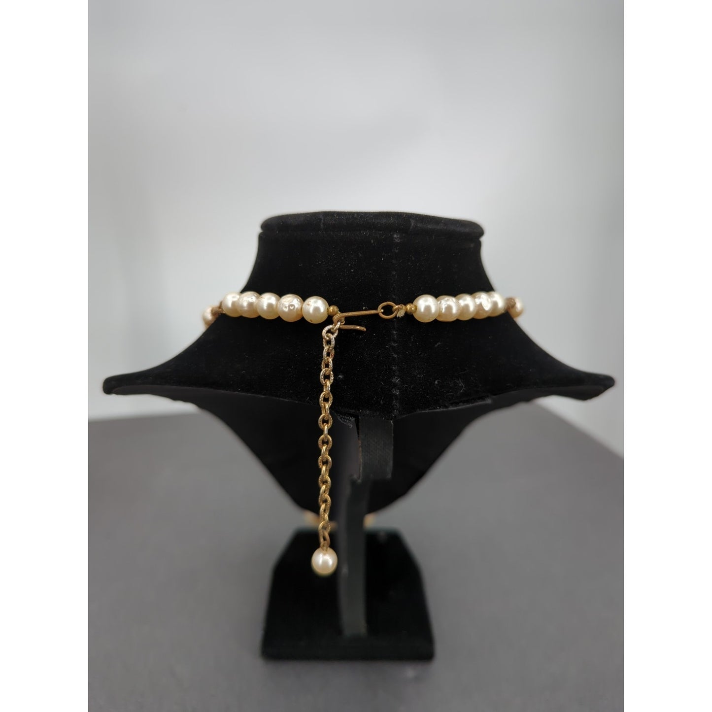 Vintage Cream Faux Pearl Graduated Station Necklace Gold-Tone 24" opera length