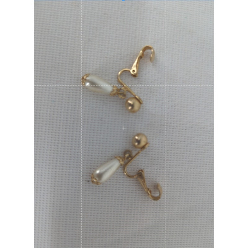 Sarah Sara Coventry goldtone drop faux pearl clip on earrings