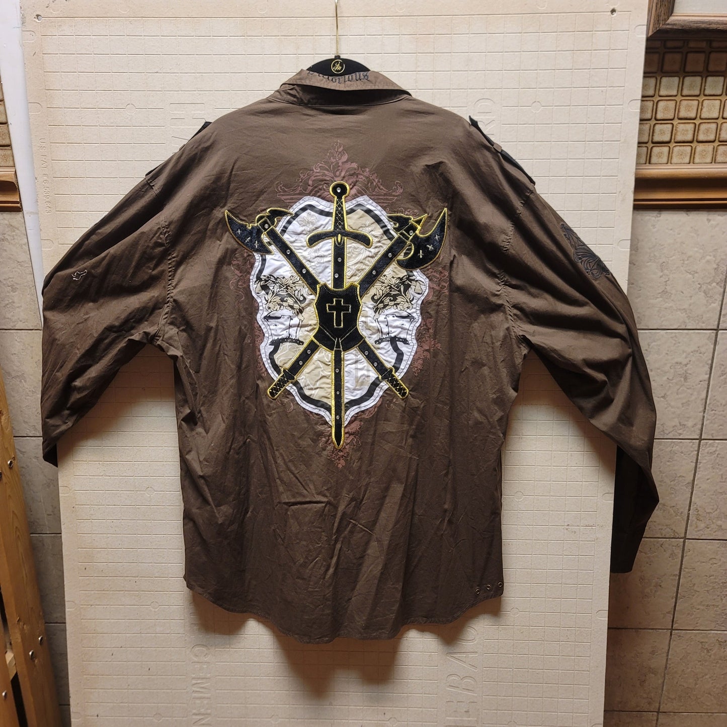 Victorious Brown shirt mens long sleeve Size 3X Button Down Collar Patches
