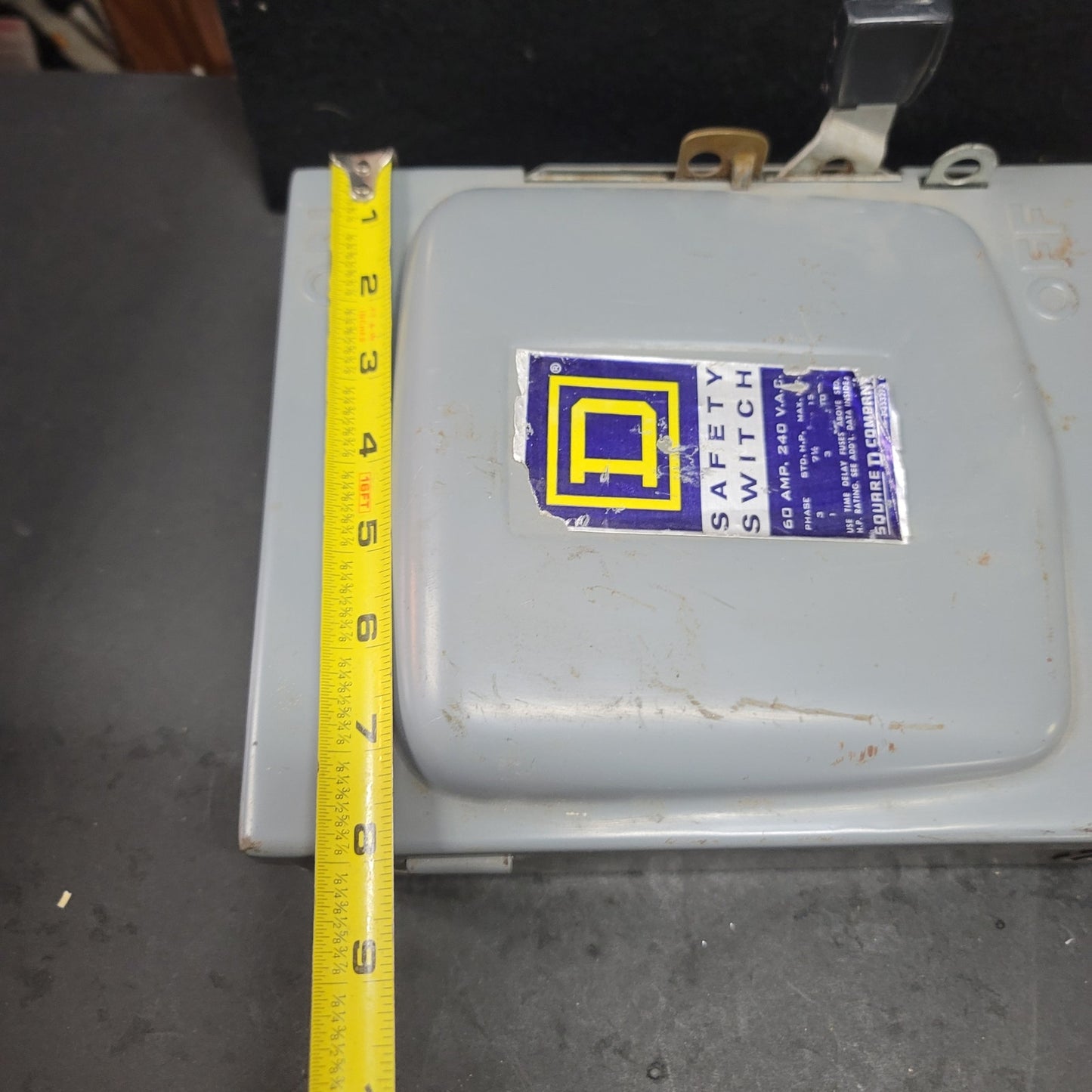 Square D D222N Safety Switch 60 AMP 240 V.A.C Phase 3 Fuse box UNUSED