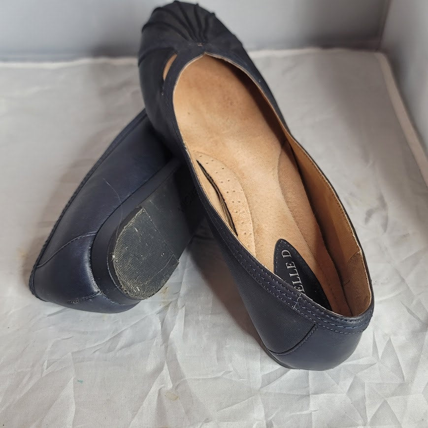 Michelle D black round toe ballet flats Womens Shoes Size 10 cutouts casual