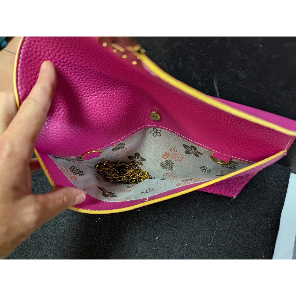 Vegan Pebbled Leather Conververtible Clutch Purse Shoulder Bag gold chain clasp