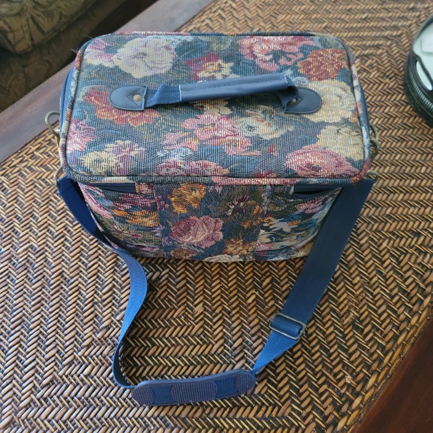CONCOURSE vintage train case vanity suitcase luggage carry on bag Tapestry