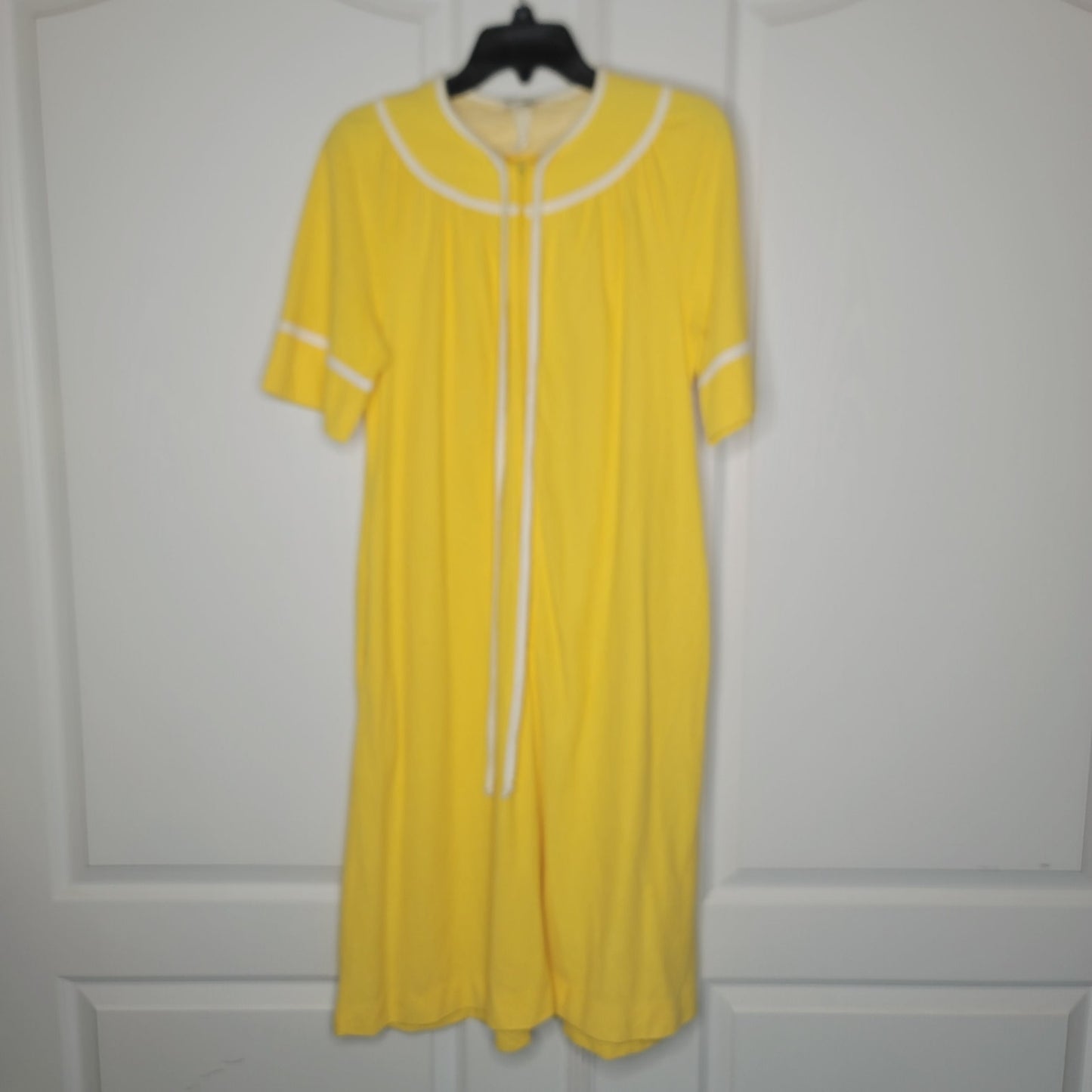 Vintage canary yellow white Housecoat housedress terrycloth pocket Medium/Large