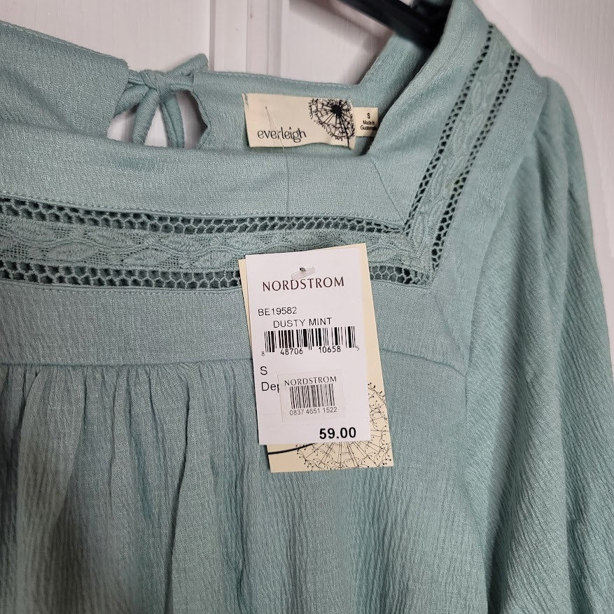 Everleigh Size Small blouse 1/2 sleeve dusty mint green NEW embroidery detail