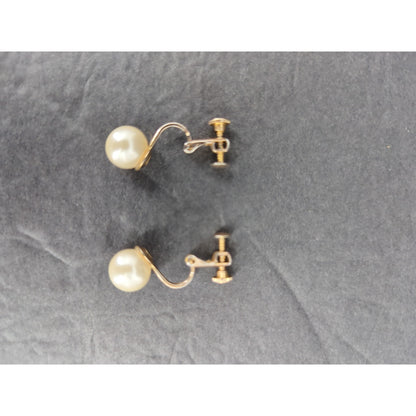 Vintage Faux Pearl Drop Dangle Earrings Gold Tone Screw Back Retro Classic