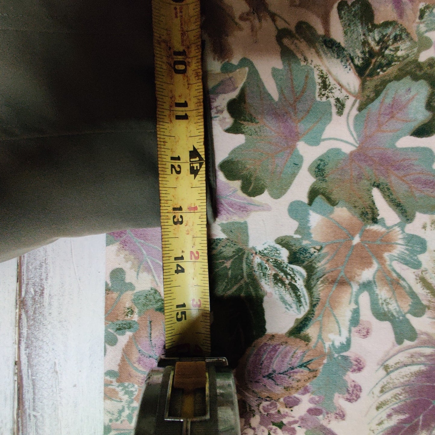 Antonio Melani Size 2 Green Wide Leg High Waist Button Front pants Safari Y2K