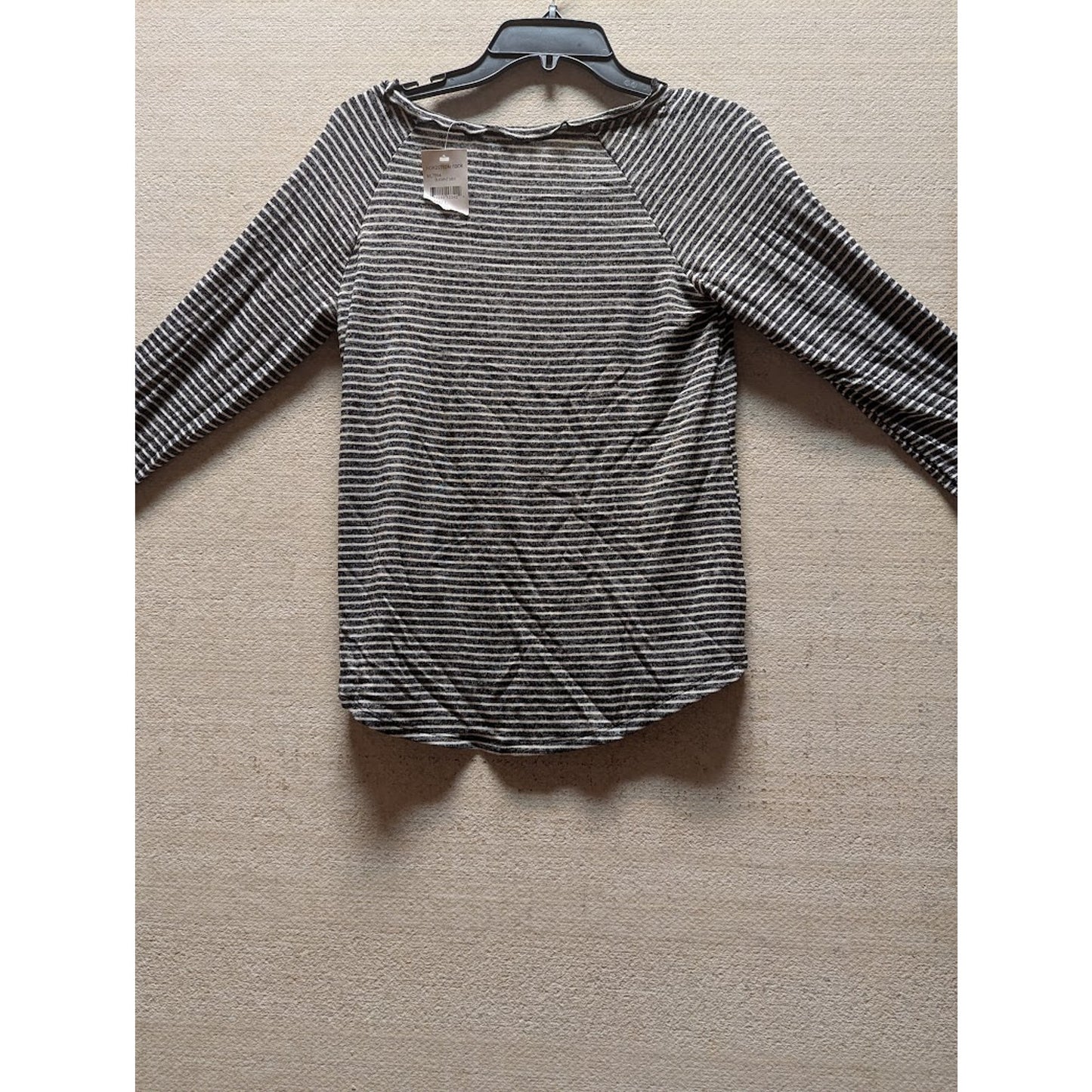 Gibson top shirt Striped Ruffled Edge Raglan Pullover Style Crew Neck NWT Medium