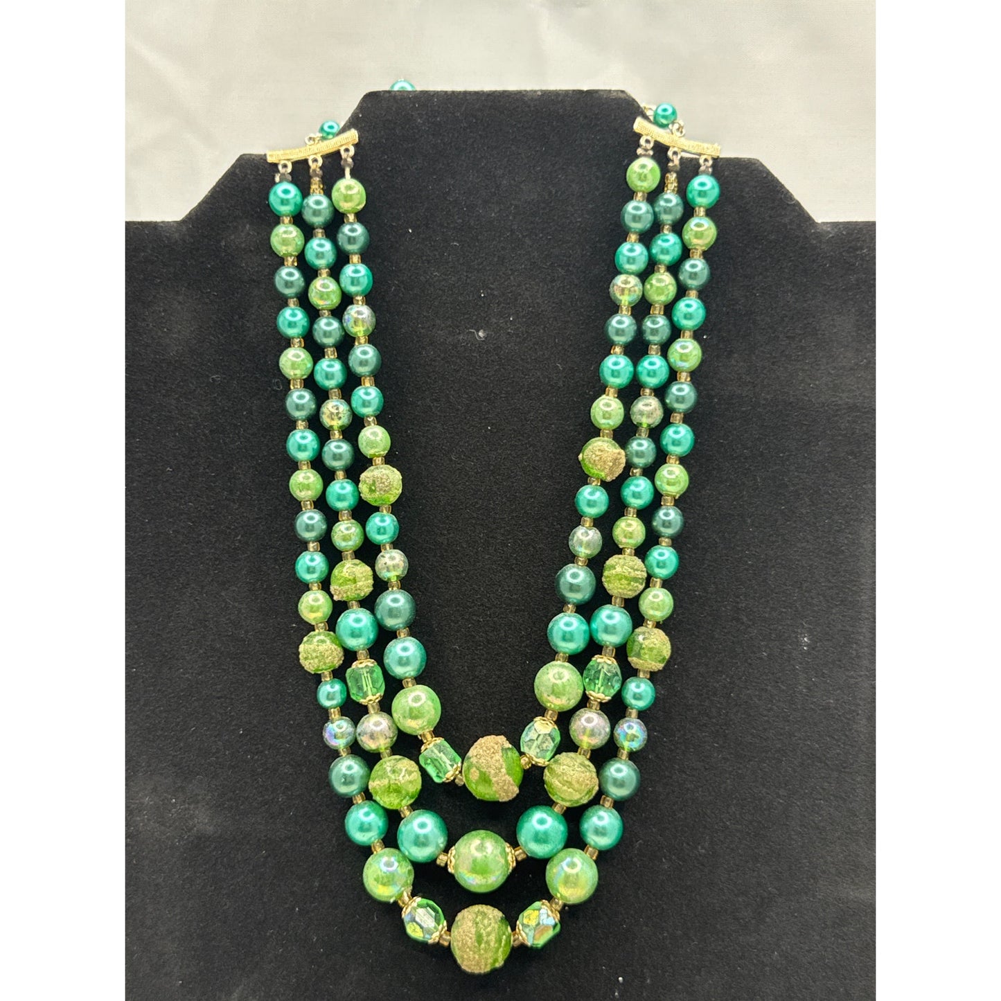 Vintage Japan Green sugar bead Art Glass 3 Strand Necklace MCM Emerald 1950 Glam