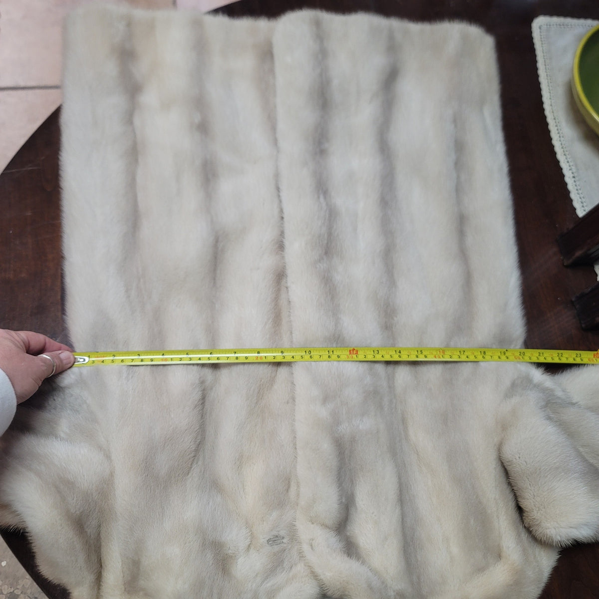 Emba VINTAGE white cream Jacket MINK Coat HOOK closure 1980s Lined Pockets