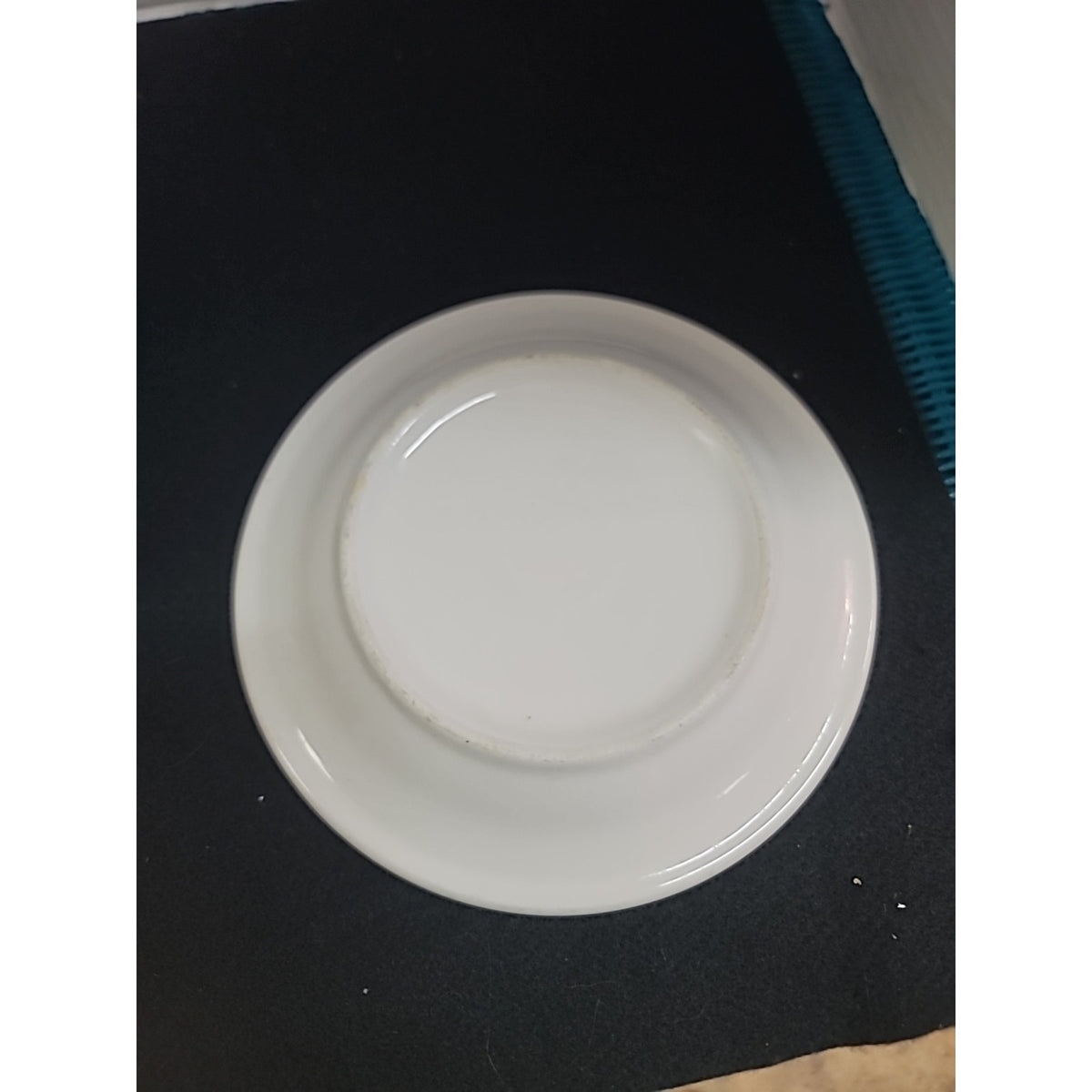 OLIVE GARDEN 7 Inch Bread Plates Restaurant GREEN BAND Olive Design