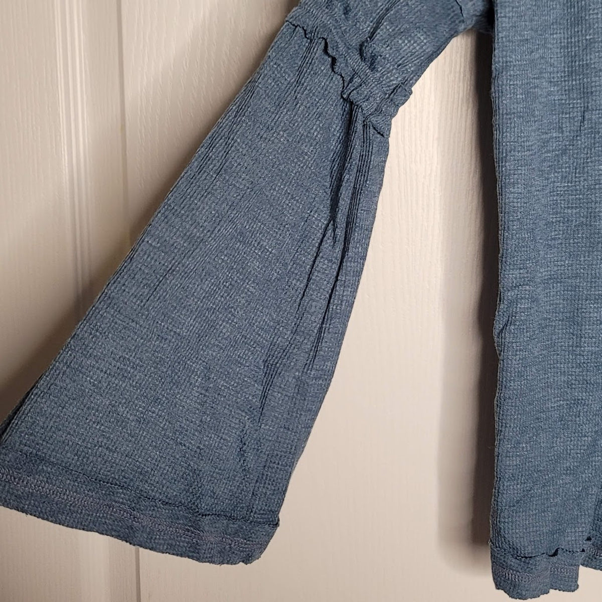 BAEA new X-small thermal shirt top blouse textured blue bell long sleeve Casual