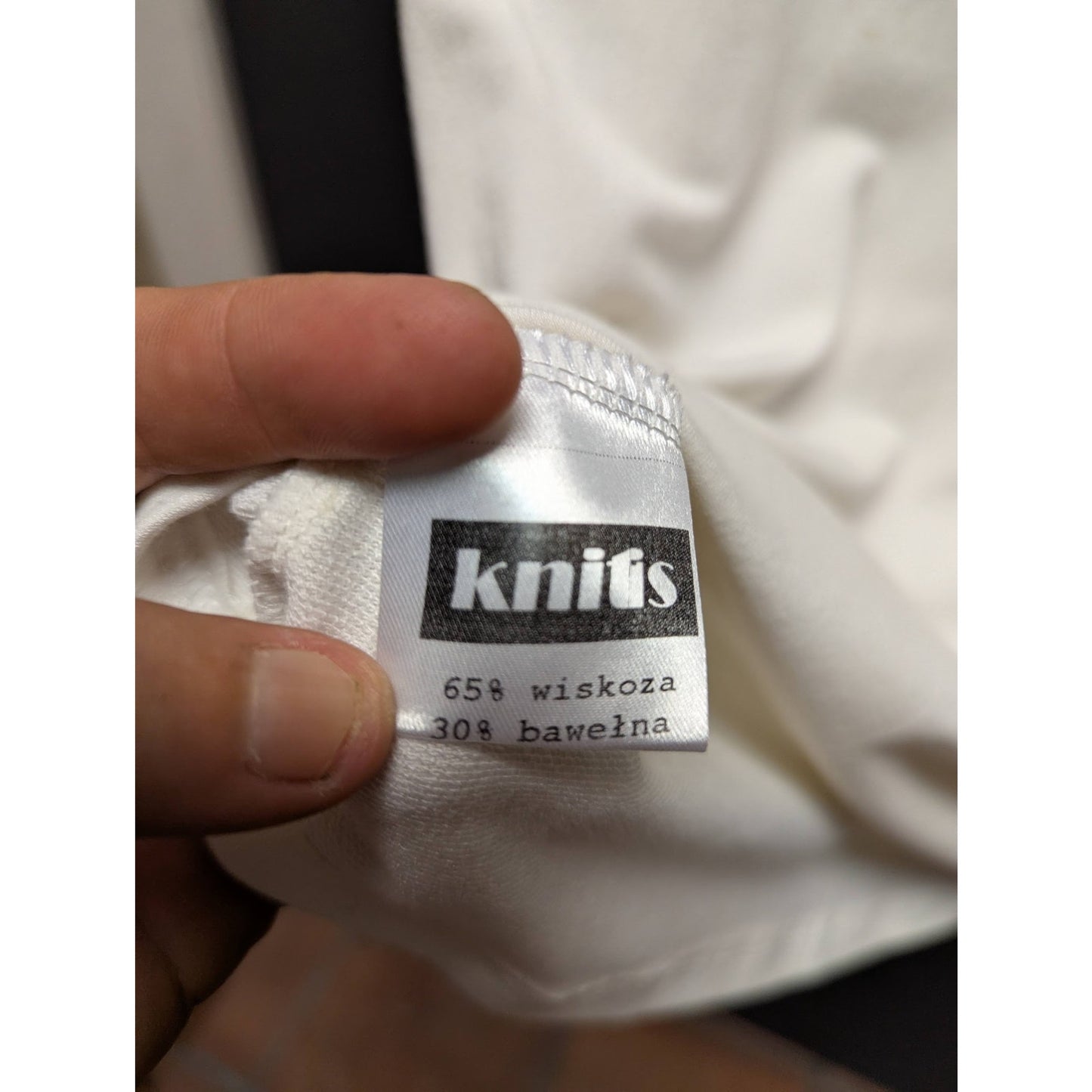 KNITIS casual white short sleeve Tee t-shirt womens Size Medium V-Neck