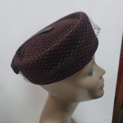 Vintage BROWN ribbon bow Peachbloom Velour Union Made Imported fur Net Veil Hat