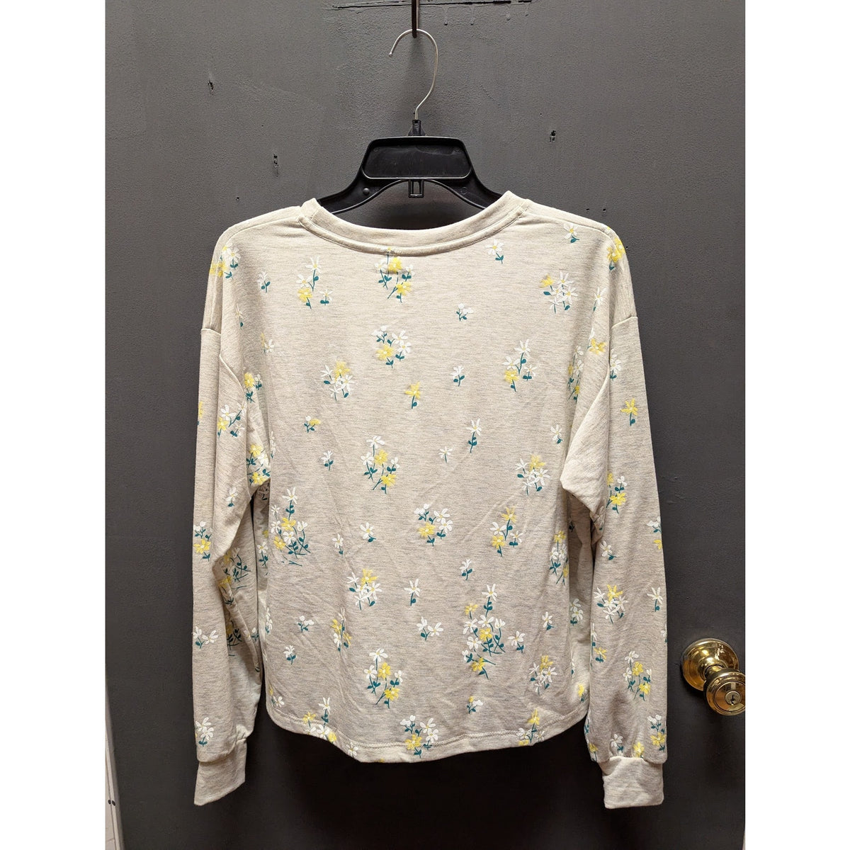 Circle X size Small long sleeve sweatshirt top cream Florals