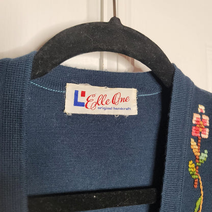 Vintage Sleeveless vest handmade embroidery metal clasp pockets blue large kNIT