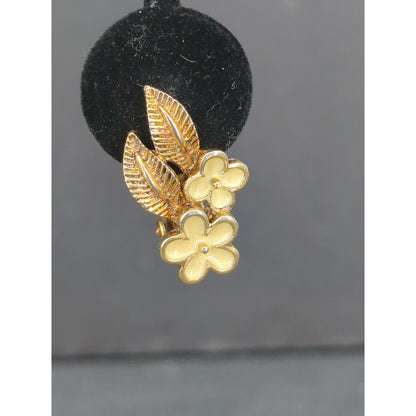 Vintage 1960s Mid Century Gold Tone Cream Enamel Dogwood Flower Clip On Earrings