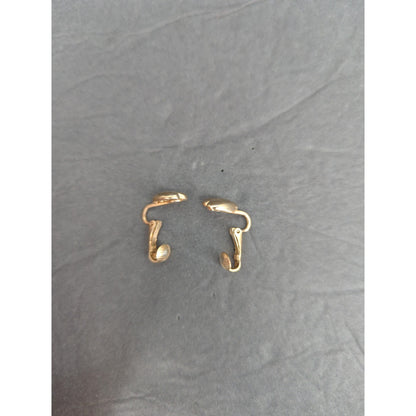 Vintage Cream Gold Tone Heart Clip On Earrings Mid Century Glam Minimalist