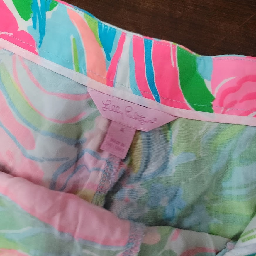 Lilly Pulitzer Size 4 Pink Green Blue shorts Pockets Side Zip Rayon Lightweight