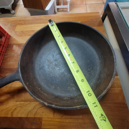 Vintage 1920s-40s BSR #8 Cast Iron Skillet Red Mountain Series Heat Ring 10.5"