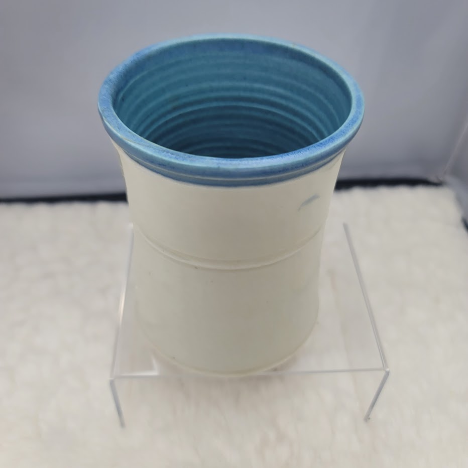 Wakulla Clay '86 Handmade Art Studio Pottery Vase Tumbler White Blue Sea shell