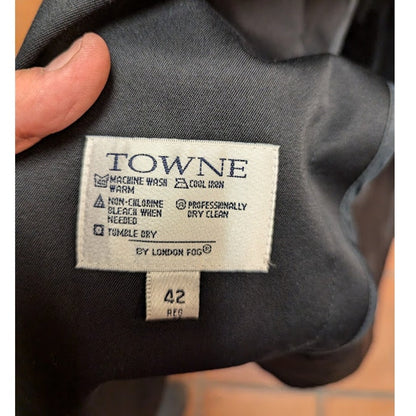 Towne by London Fog Size 42 Trench Coat Zipped in LIner with Belt charcoal Gray