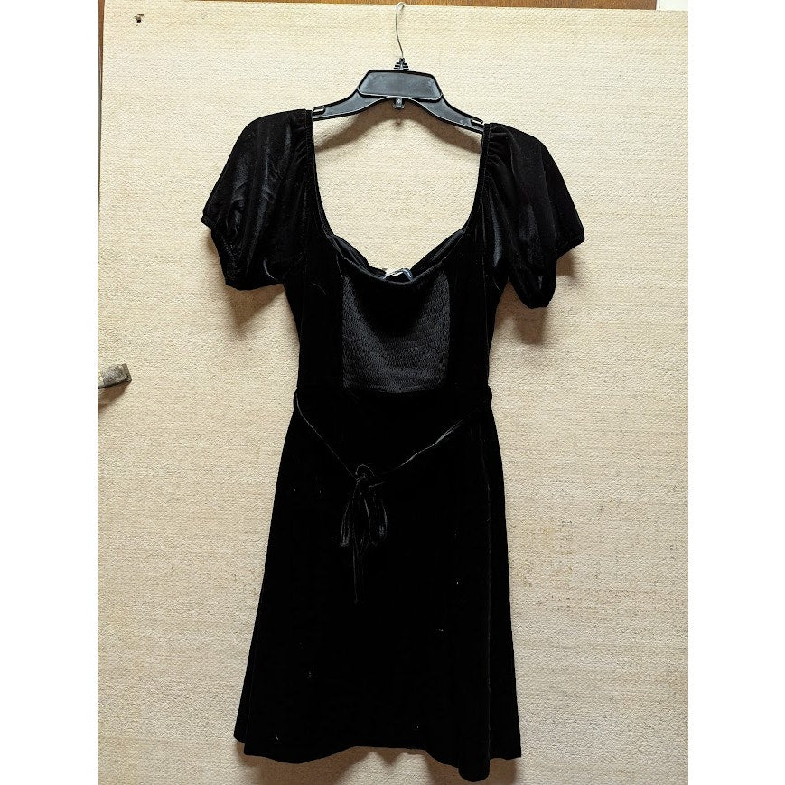 French Connection Size 6 Black Velvet Dress Pouf Sleeve Cocktail