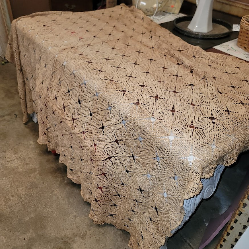 Vintage hand crocheted bedspread 80" x 60" overlay coverlet Queen / King Beige