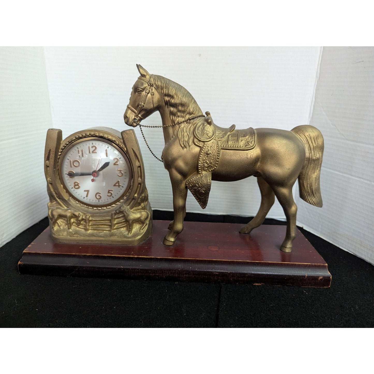 Vintage Kitschy Western Gold Horse Clock Retro Horseshoe Mantel Clock Equestrian