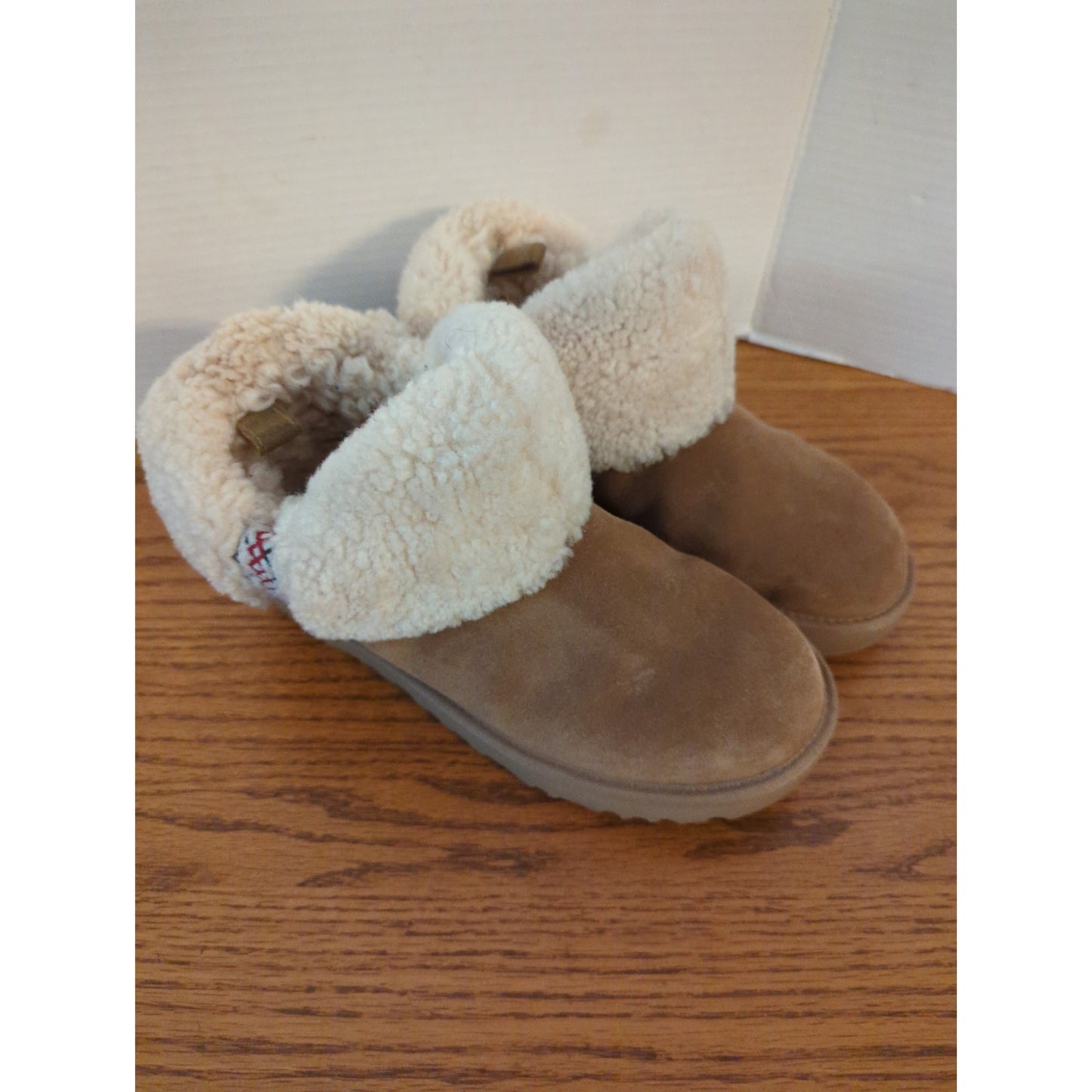 UGG Chestnut Suede Classic Slipper Booties Cozy Cabin Aesthetic Women's Size 8
