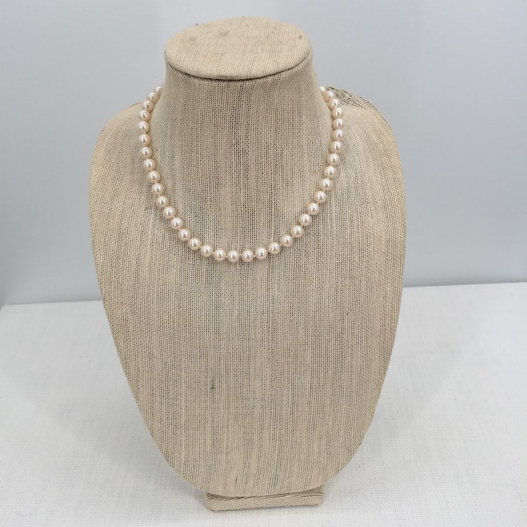 Vintage Fashion Necklace Faux Pearls knotted Clamp closure choker style