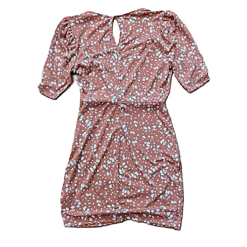 NEW All In Favor V-Neck Side Ruche Pullover Dress Sz Medium in Peach White Ditzy