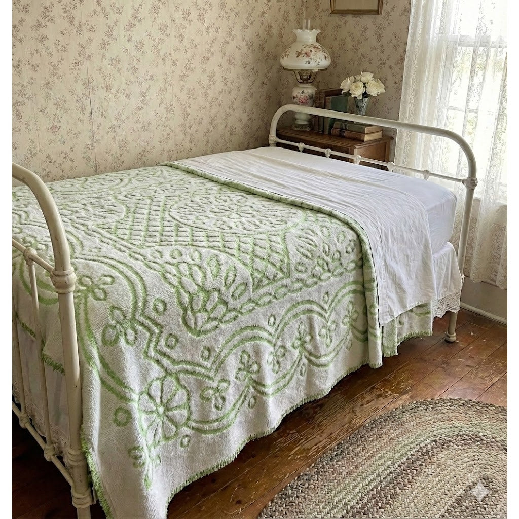 Vintage Chenille White Green Tassels Rounded Bottom Blanket Quilt Bedspread