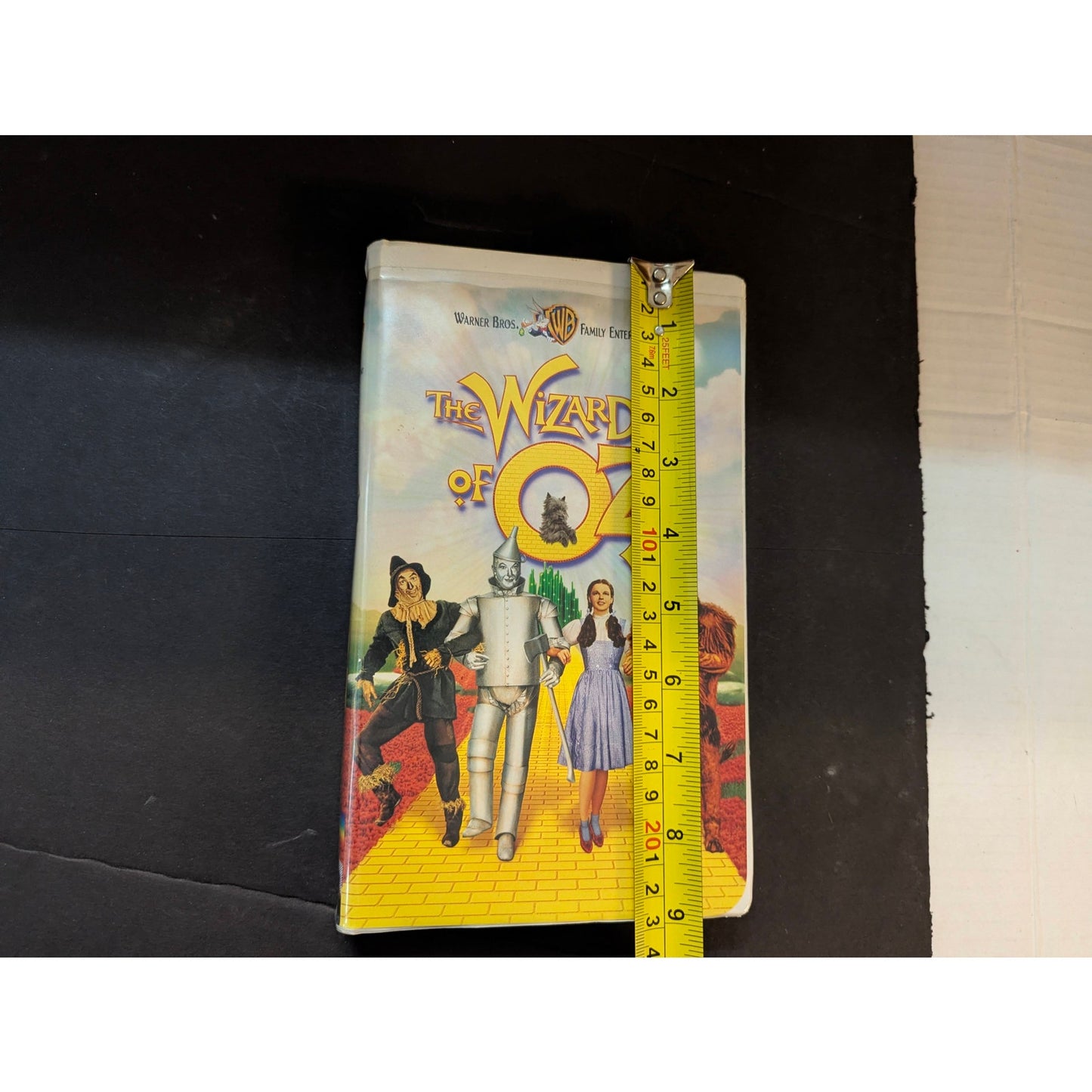 Vintage The Wizard of Oz Warner Home Video Clamshell VHS Tape Classic Movie
