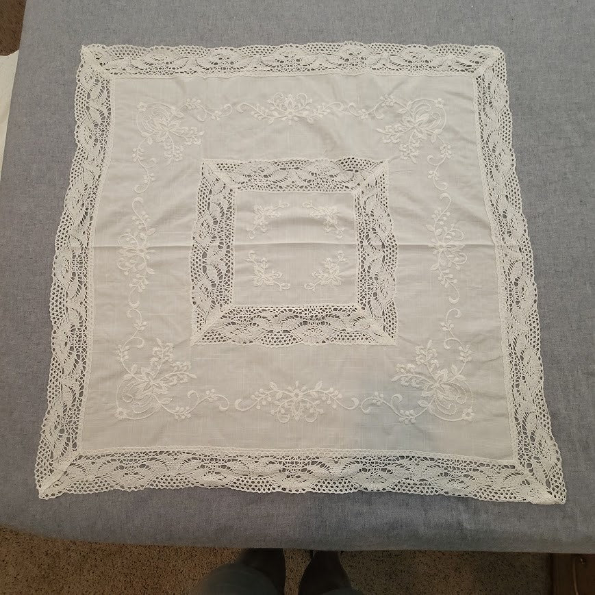Vintage Linens 70s Tablecloth Hand Embroidery Lace Detail 36" x 36" SQUARE White