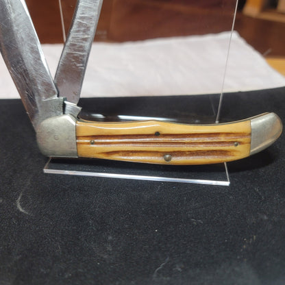 Vintage Folding Pocket Knife Queen #39 Two blade Hunter Winterbottom Jigged Bone