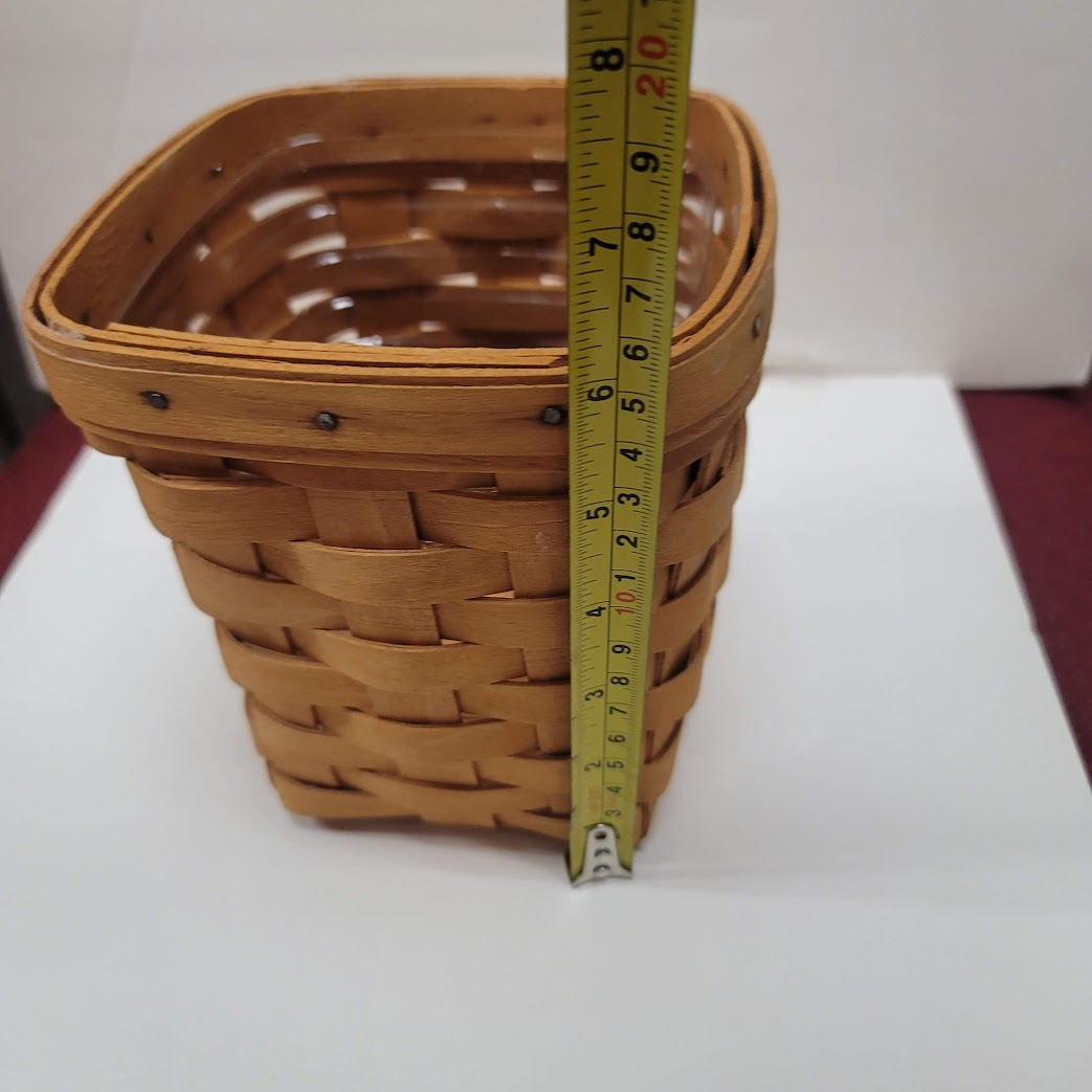 Longaberger Vintage Wood Handwoven 1999 Basket  brown basket with lid Liner