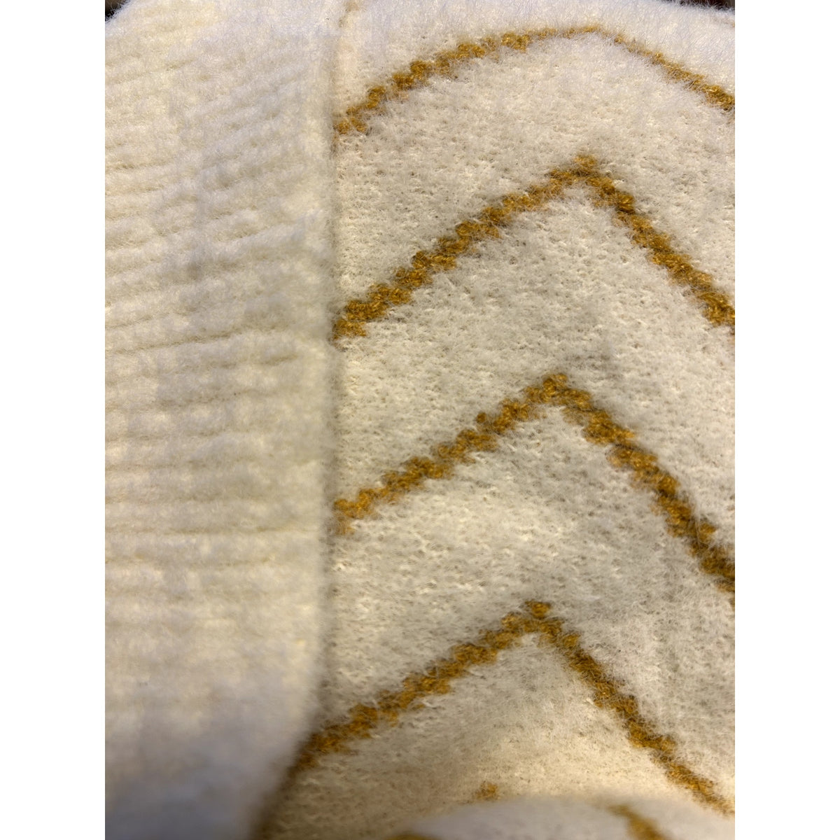 FRNCH Paris NWT Cozy Vertical Zig Zag White Yellow Sweater Size Medium/Large