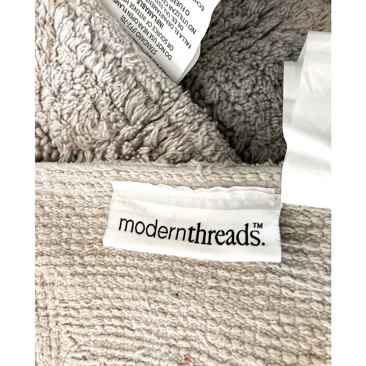 Modern Threads 2-Pack Non-Slip Backing Solid Loop Bath Mat Set in Silver NWT