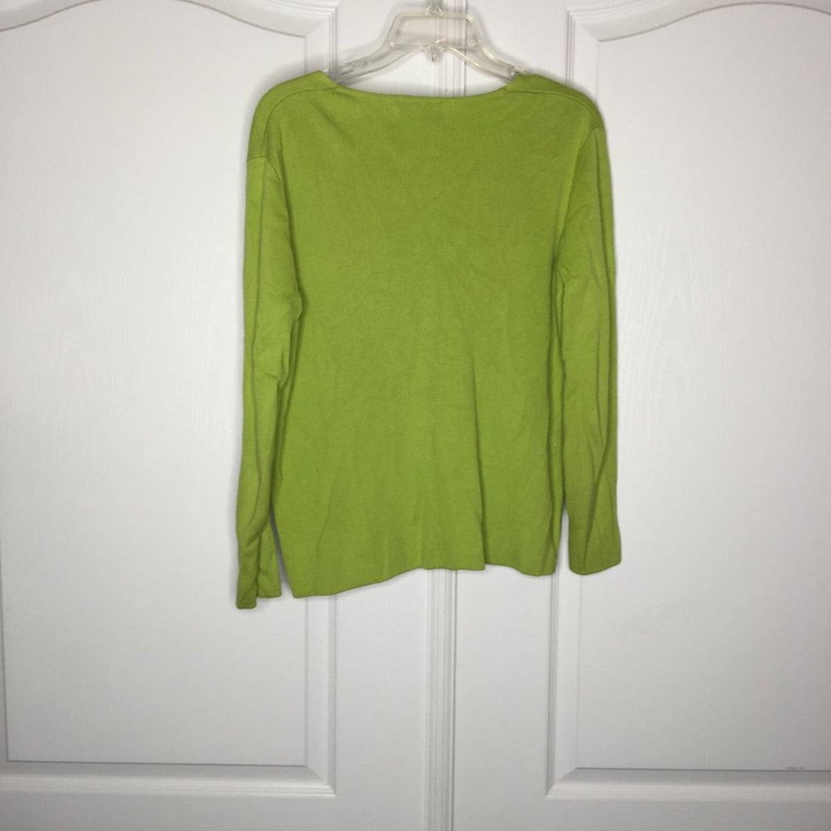 Requirements Cardigan Sweater Long Sleeve V-Neck Button Closure Green Medium